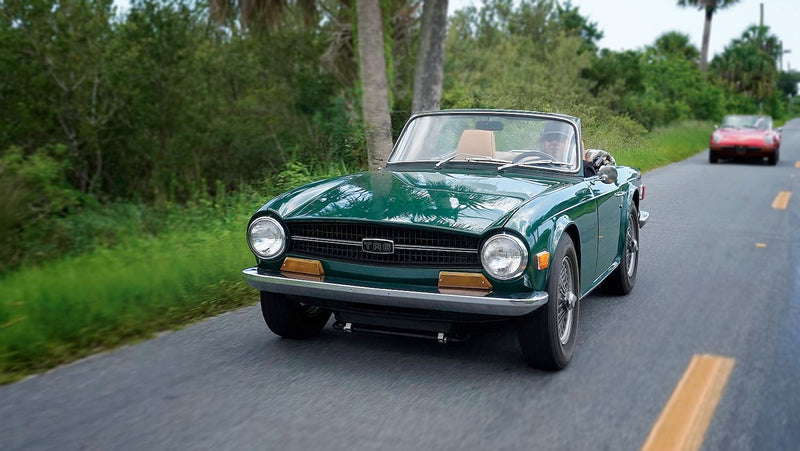 How Does the Triumph TR6 Compare to the Alfa Romeo Spider?